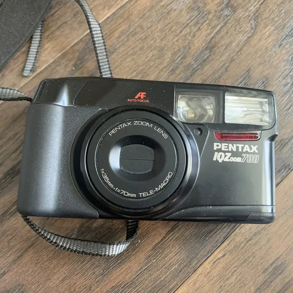 Pentax IQZoom 700 35mm Point & Shoot Film Camera Black Untested As Is